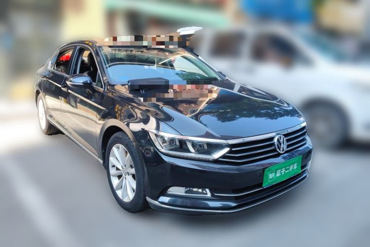 Used Volkswagen Magotan 2019 330TSI DSG Leading Model China VI Standard Front Right 45 Deg