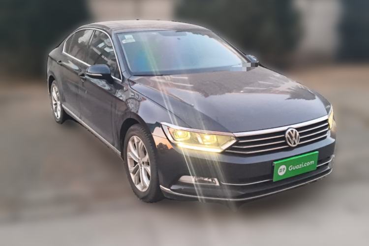 Used Volkswagen Magotan 2019 330TSI DSG Leading Edition China V Standard Front Right 45 Deg