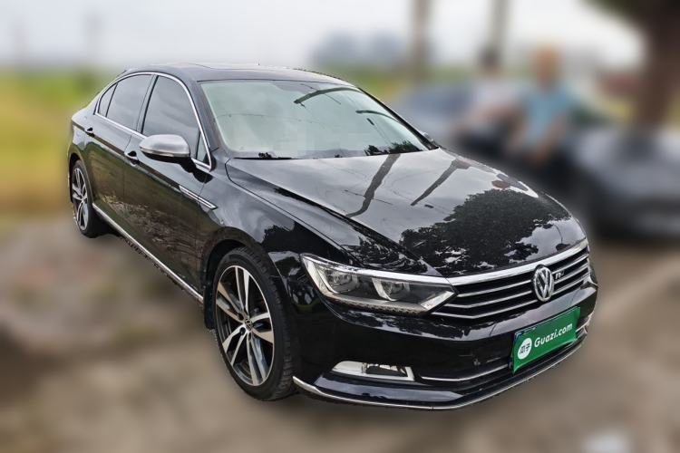 Used Volkswagen Magotan 2019 330TSI DSG Luxury Model China V Standard Front Right 45 Deg