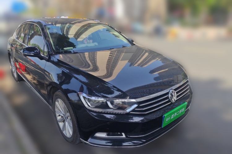 Used Volkswagen Magotan 2019 330TSI DSG Leading Model China VI Standard Front Right 45 Deg