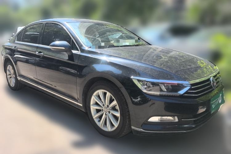 Used Volkswagen Magotan 2019 330TSI DSG Leading Edition China V Standard Front Right 45 Deg