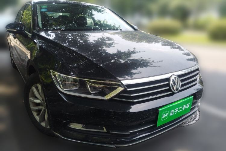 Used Volkswagen Magotan 2019 280TSI DSG Comfort Model China VI Standard Front Right 45 Deg
