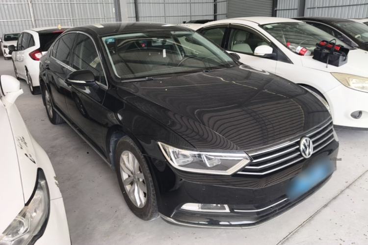 Used Volkswagen Magotan 2019 280TSI DSG Comfort Model China VI Standard Front Right 45 Deg