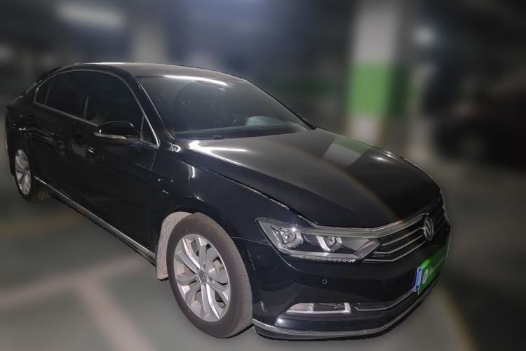 Used Volkswagen Magotan 2019 330TSI DSG Luxury Model China V Standard Front Right 45 Deg
