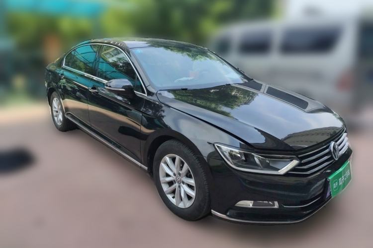 Used Volkswagen Magotan 2019 280TSI DSG Comfort Model China VI Standard Front Right 45 Deg
