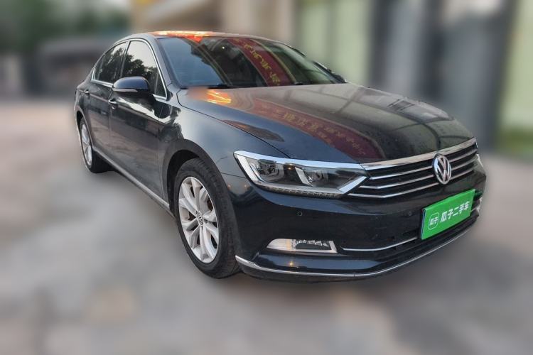Used Volkswagen Magotan 2019 330TSI DSG Luxury Model China V Standard Front Right 45 Deg