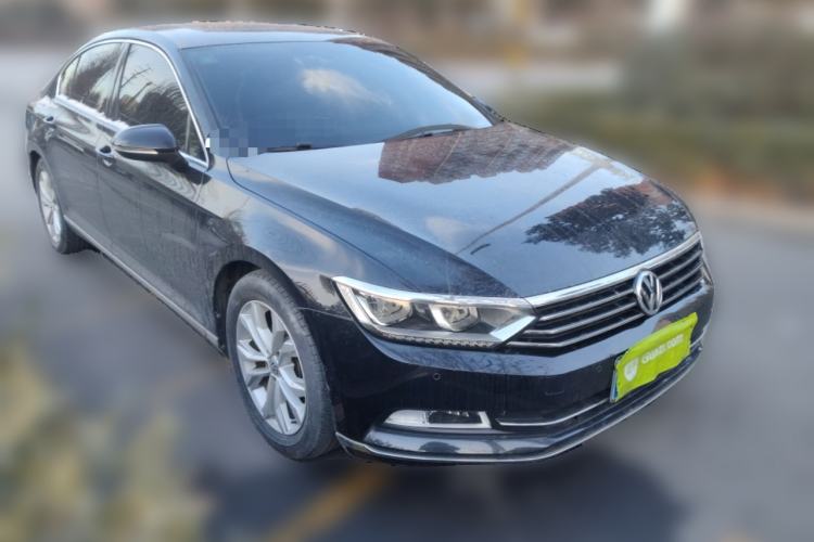 Used Volkswagen Magotan 2019 330TSI DSG Luxury Version China VI Standard Front Right 45 Deg