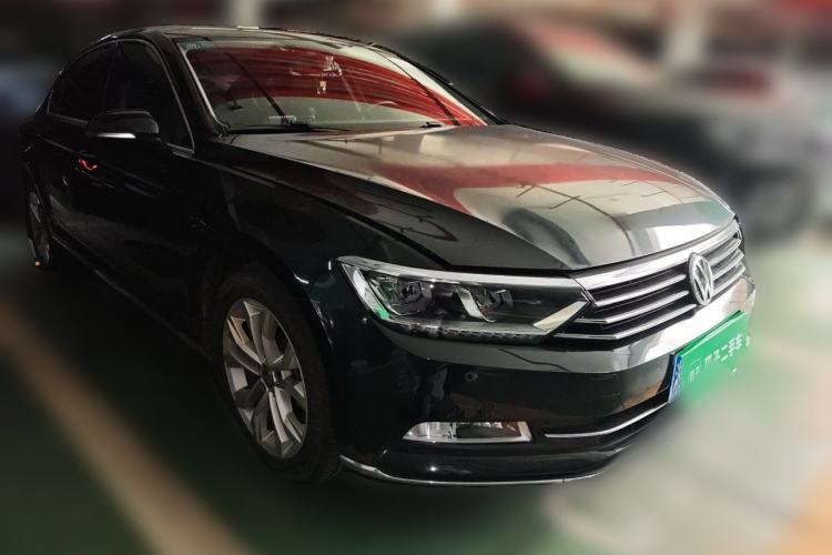 Used Volkswagen Magotan 2019 330TSI DSG Luxury Model China V Standard Front Right 45 Deg