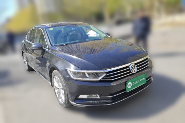 Used Volkswagen Magotan 2019 330TSI DSG Luxury Model China V Standard Front Right 45 Deg