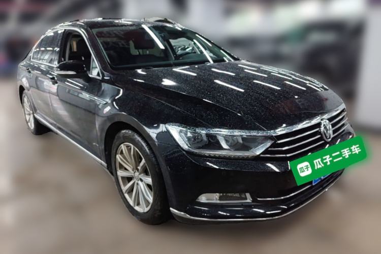 Used Volkswagen Magotan 2019 330TSI DSG Leading Model China VI Standard Front Right 45 Deg