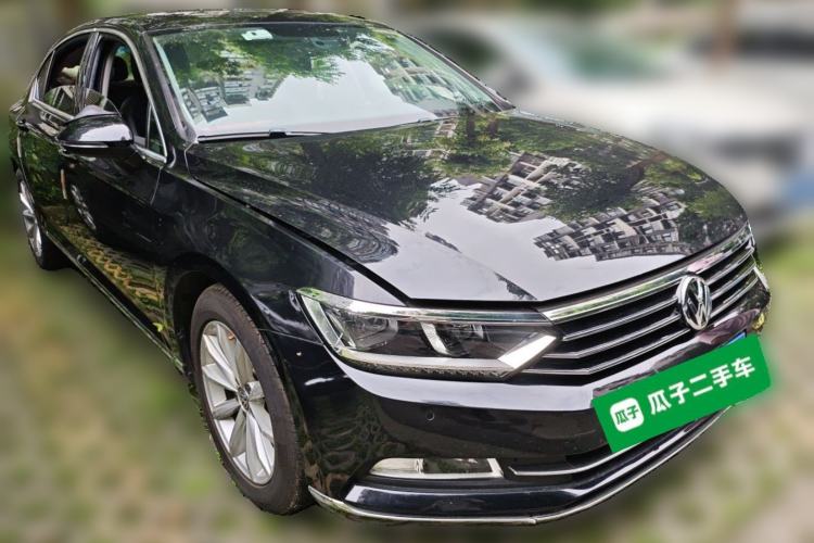 Used Volkswagen Magotan 2019 330TSI DSG Leading Model China VI Standard Front Right 45 Deg
