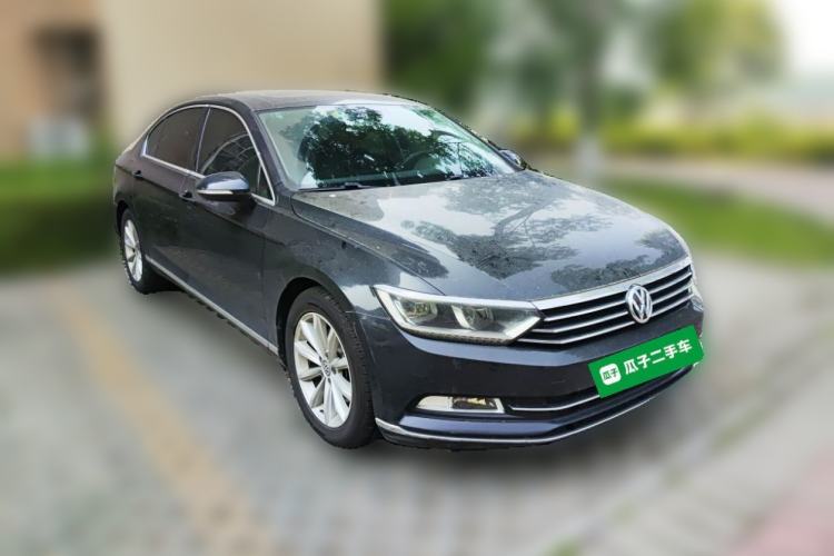Used Volkswagen Magotan 2019 330TSI DSG Leading Model China VI Standard Front Right 45 Deg