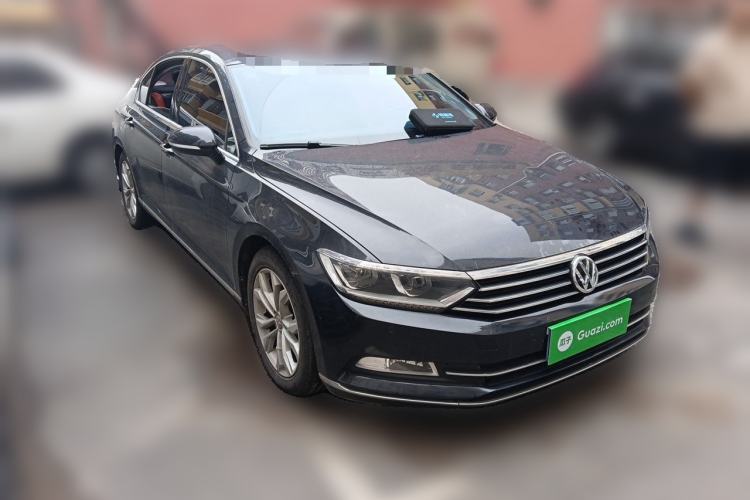 Used Volkswagen Magotan 2019 330TSI DSG Luxury Model China V Standard Front Right 45 Deg