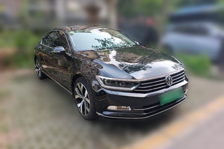 Used Volkswagen Magotan 2019 330TSI DSG Luxury Model China V Standard Front Right 45 Deg