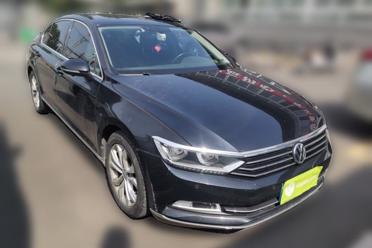 Used Volkswagen Magotan 2019 330TSI DSG Luxury Version China VI Standard Front Right 45 Deg