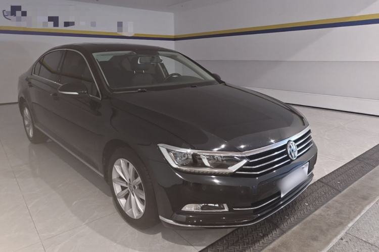 Used Volkswagen Magotan 2019 330TSI DSG Leading Model China VI Standard Front Right 45 Deg