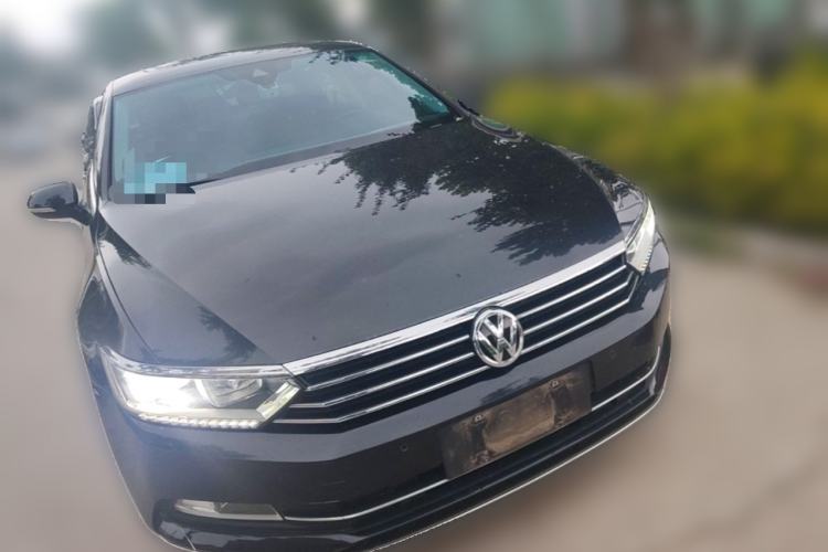 Used Volkswagen Magotan 2019 330TSI DSG Leading Model China VI Standard Front Right 45 Deg