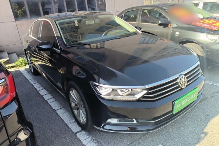 Used Volkswagen Magotan 2019 330TSI DSG Leading Edition China V Standard Front Right 45 Deg