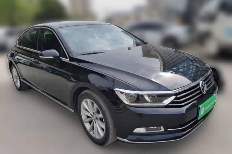 Used Volkswagen Magotan 2019 330TSI DSG Leading Model China VI Standard Front Right 45 Deg