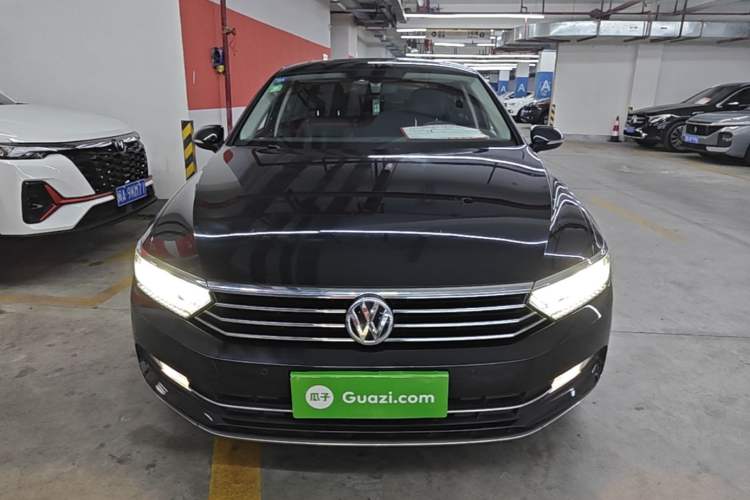 Used Volkswagen Magotan 2019 330TSI DSG Luxury Version China VI Standard Front