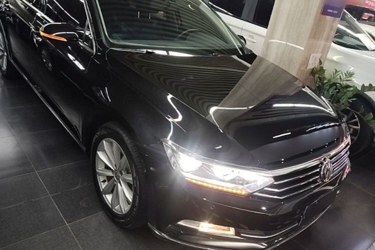 Used Volkswagen Magotan 2019 330TSI DSG Leading Model China VI Standard Front