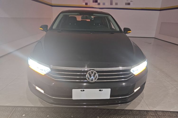 Used Volkswagen Magotan 2019 330TSI DSG Leading Model China VI Standard Front