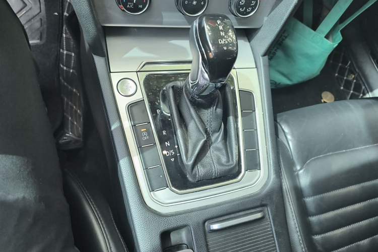 Used Volkswagen Magotan 2019 280TSI DSG Comfort Model China VI Standard Gear Lever
