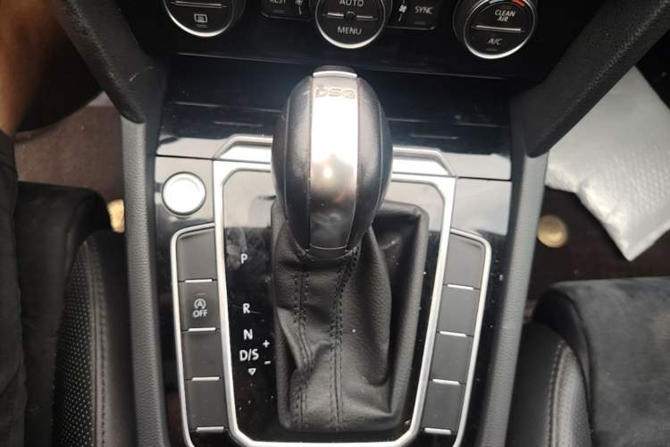 Used Volkswagen Magotan 2019 380TSI DSG Prestige Model China V Standard Gear Lever