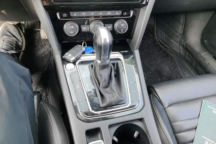 Used Volkswagen Magotan 2019 330TSI DSG Luxury Model China V Standard Gear Lever