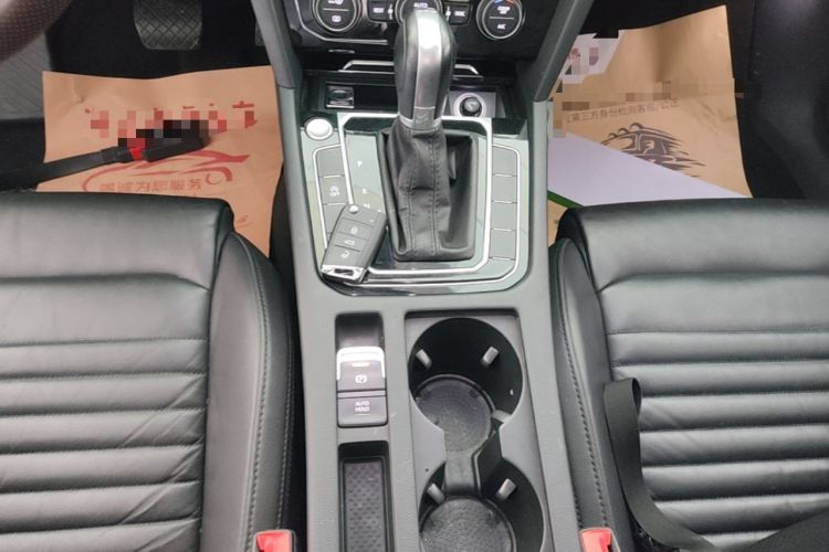 Used Volkswagen Magotan 2019 330TSI DSG Luxury Model China V Standard Gear Lever