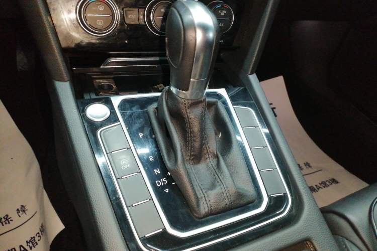 Used Volkswagen Magotan 2019 330TSI DSG Luxury Model China V Standard Gear Lever