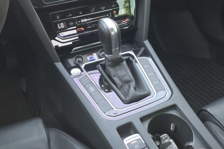 Used Volkswagen Magotan 2019 330TSI DSG Luxury Model China V Standard Gear Lever