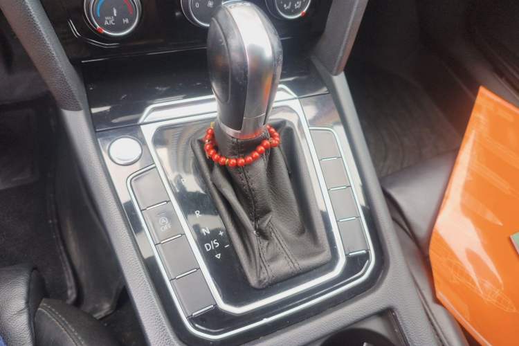 Used Volkswagen Magotan 2019 330TSI DSG Leading Edition China V Standard Gear Lever