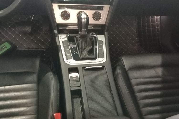Used Volkswagen Magotan 2019 280TSI DSG Comfort Model China VI Standard Gear Lever