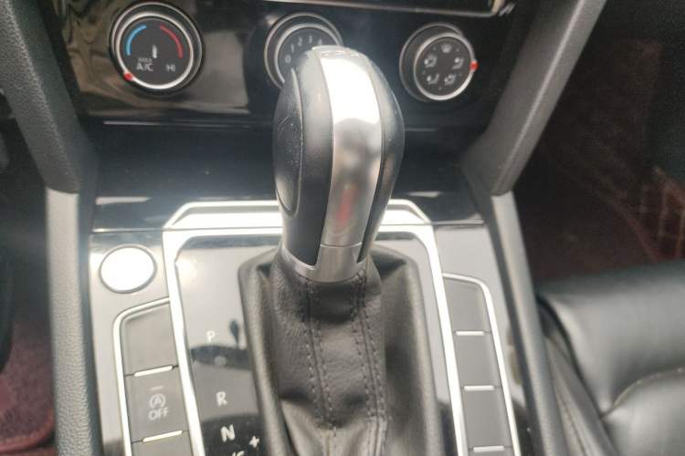 Used Volkswagen Magotan 2019 280TSI DSG Leading Model China V Standard Gear Lever