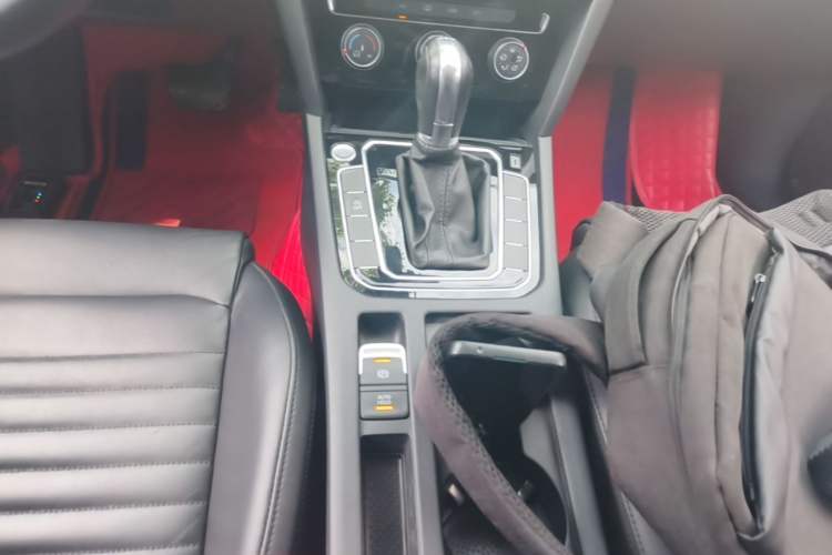 Used Volkswagen Magotan 2019 280TSI DSG Comfort Model China VI Standard Gear Lever