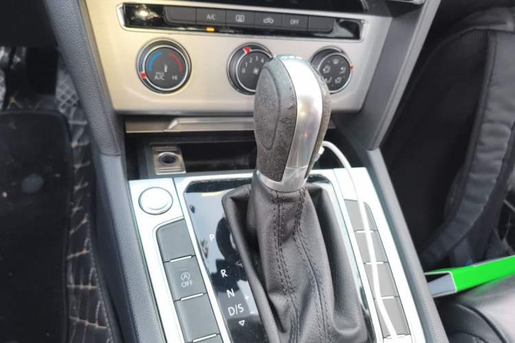 Used Volkswagen Magotan 2019 280TSI DSG Comfort Model China V Standard Gear Lever