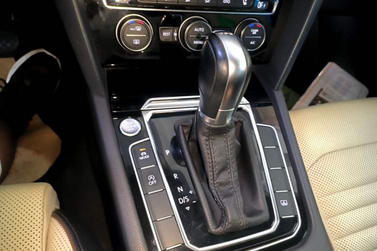 Used Volkswagen Magotan 2019 380TSI DSG Flagship Version China VI Standard Gear Lever