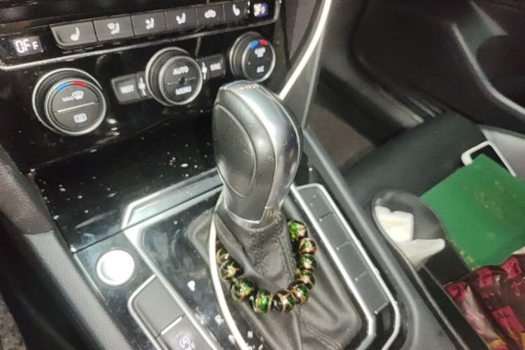 Used Volkswagen Magotan 2019 330TSI DSG Luxury Model China V Standard Gear Lever
