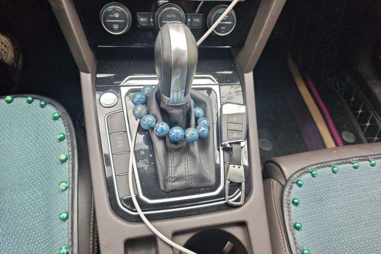 Used Volkswagen Magotan 2019 330TSI DSG Luxury Model China V Standard Gear Lever