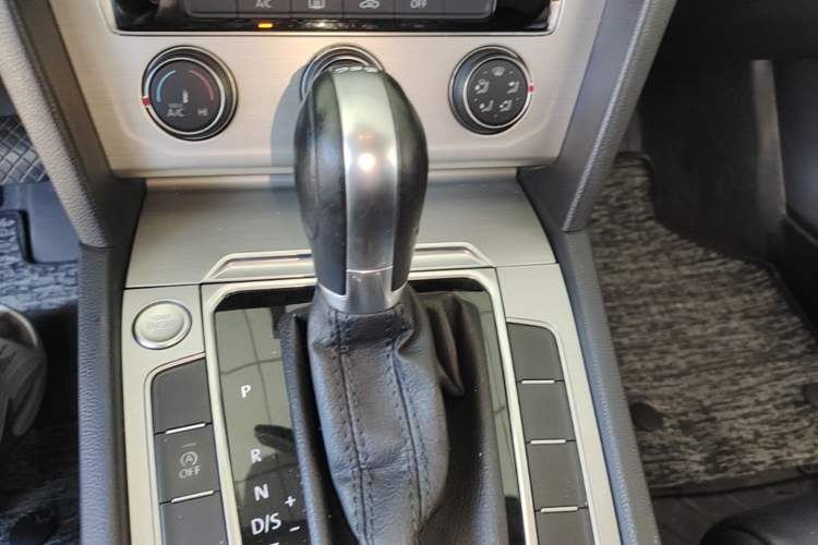 Used Volkswagen Magotan 2019 280TSI DSG Comfort Model China V Standard Gear Lever