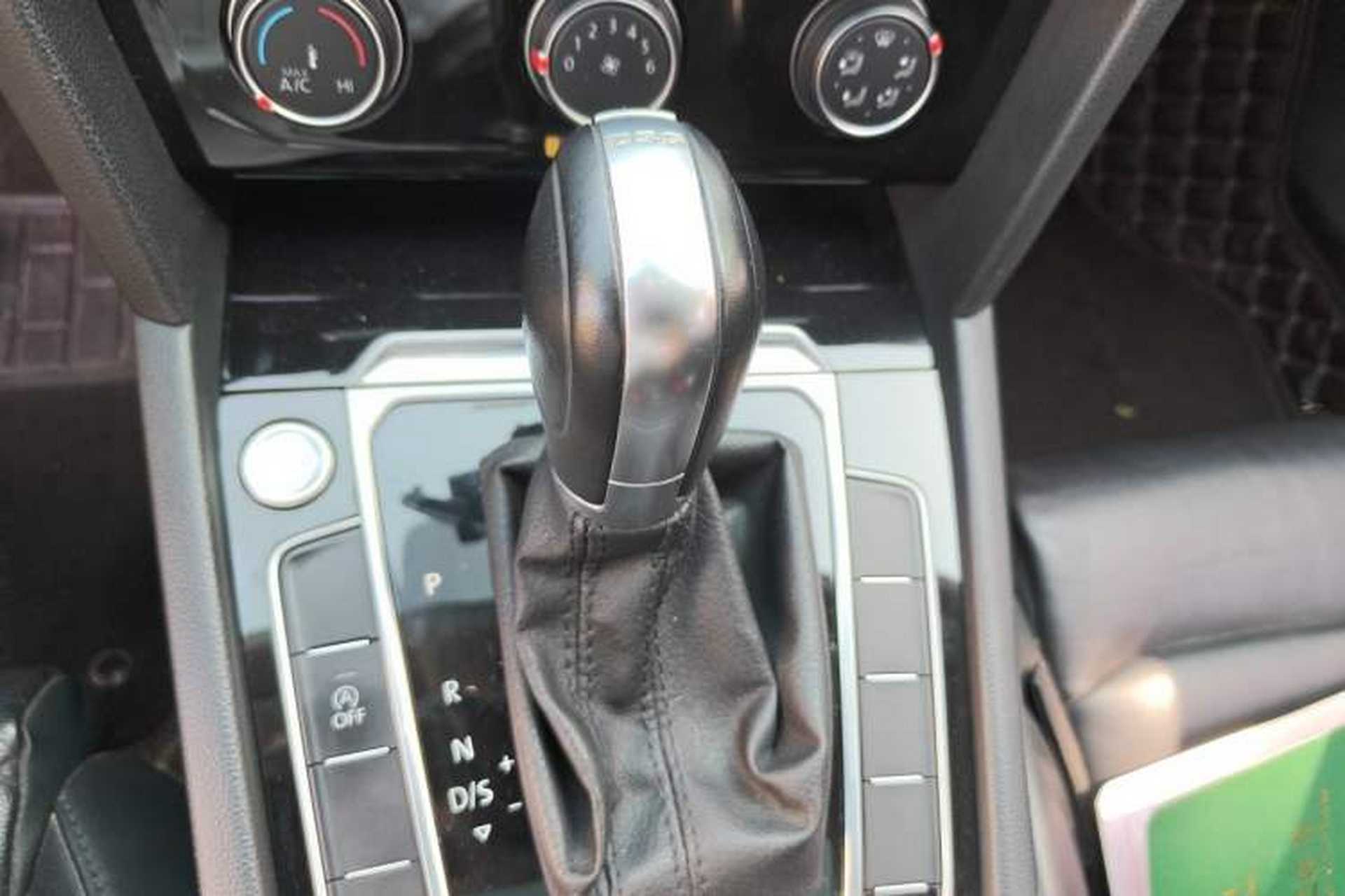 Used Volkswagen Magotan 2019 330TSI DSG Leading Model China VI Standard Gear Lever