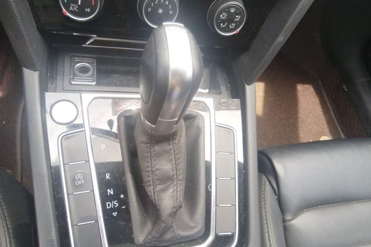 Used Volkswagen Magotan 2019 330TSI DSG Leading Model China VI Standard Gear Lever
