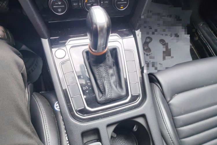 Used Volkswagen Magotan 2019 380TSI DSG Luxury Model China V Standard Gear Lever