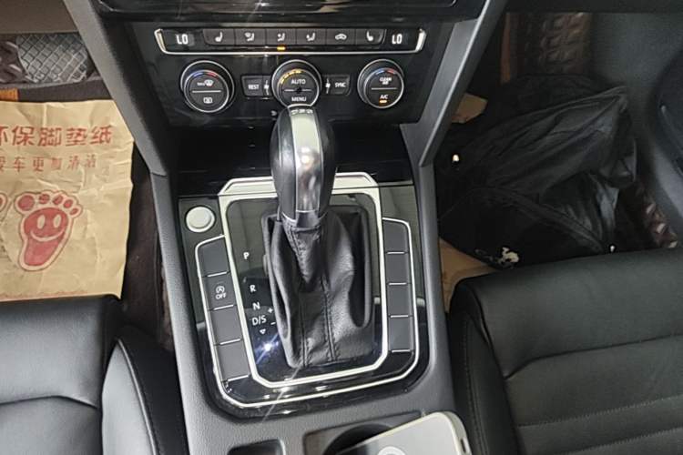 Used Volkswagen Magotan 2019 380TSI DSG Luxury Version China VI Standard Gear Lever