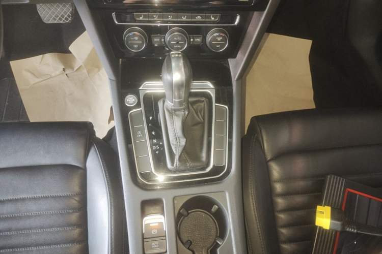 Used Volkswagen Magotan 2019 380TSI DSG Luxury Version China VI Standard Gear Lever