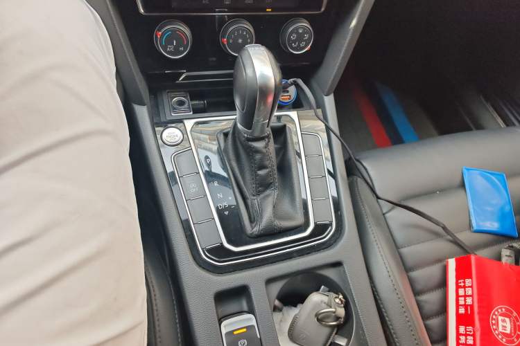 Used Volkswagen Magotan 2019 280TSI DSG Leading Model China V Standard Gear Lever