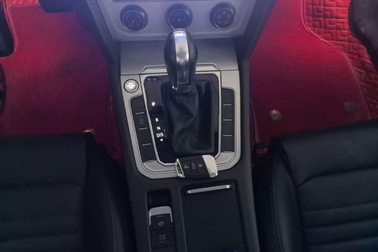 Used Volkswagen Magotan 2019 280TSI DSG Comfort Model China VI Standard Gear Lever