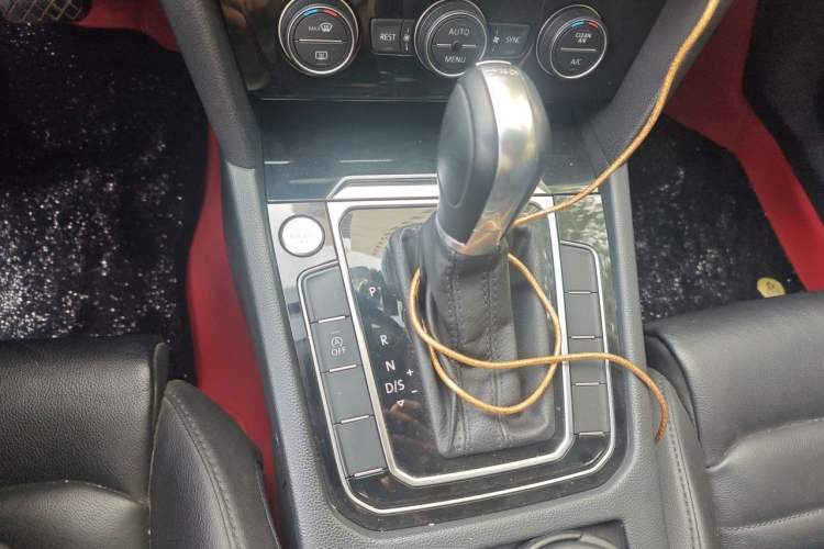 Used Volkswagen Magotan 2019 330TSI DSG Luxury Model China V Standard Gear Lever