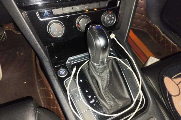 Used Volkswagen Magotan 2019 330TSI DSG Leading Model China VI Standard Gear Lever